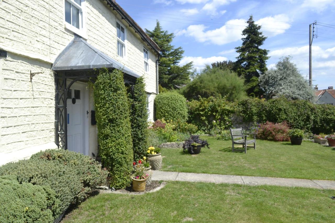 The Lawns Tea Room And B&B Ashcott Экстерьер фото